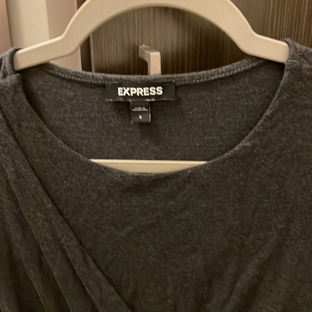 Express Long Sleeve💫NEW - Picture 2 of 6